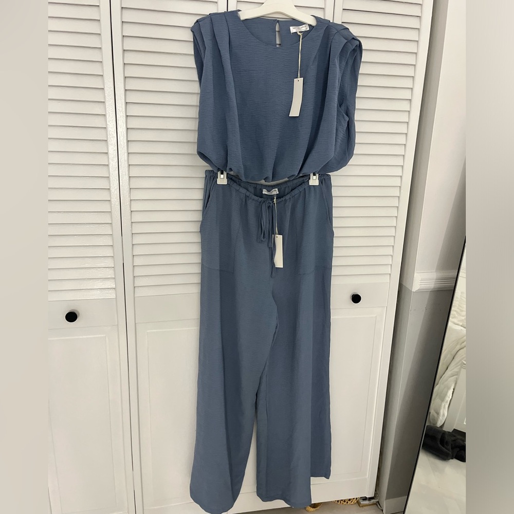 NWT Shop Neighbor Matching Blue Set